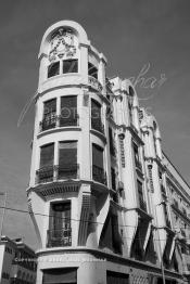 Image du Maroc Professionnelle de  Patrimoine architectural, l'immeuble située à angle de la rue du Prince Moulay Abdellah, Jeudi 15 Février 2007 à Casablanca. (Photo / Abdeljalil Bounhar)